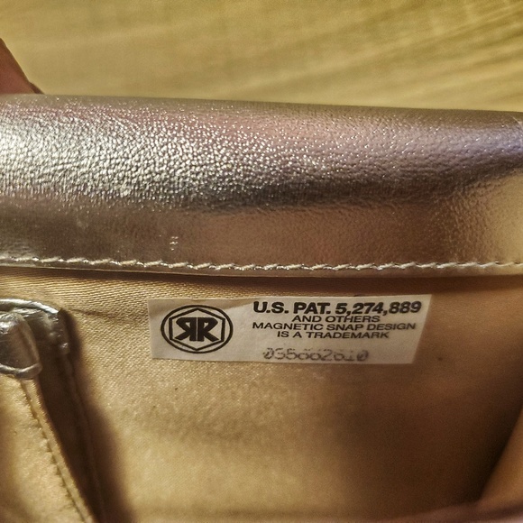 Stuart Weitzman Gold Clutch Bag - Picture 7 of 9